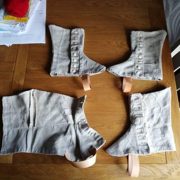 Short linen gaiters