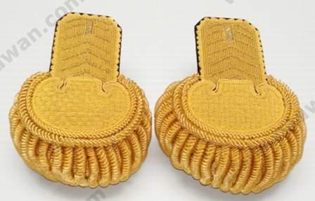 epaulette_Closed Block Gold